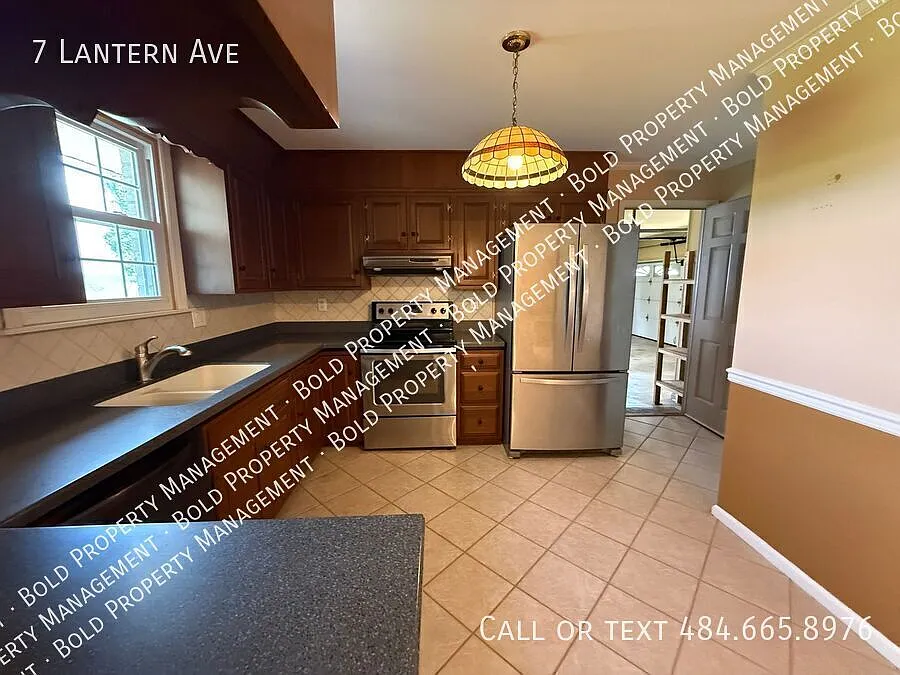 Myerstown 3 bedroom 2 bath brick ranch in Lynncrest — Photo 3