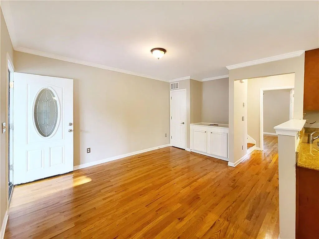 4 bed, 3.5 bath, 1784 sqft, $2,500 — Photo 3