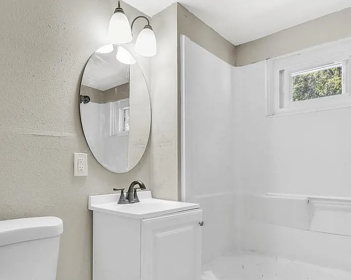 2369 Canby St — Photo 10