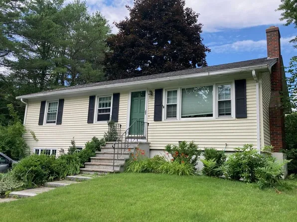 80 Middle Road, Falmouth, ME 04105