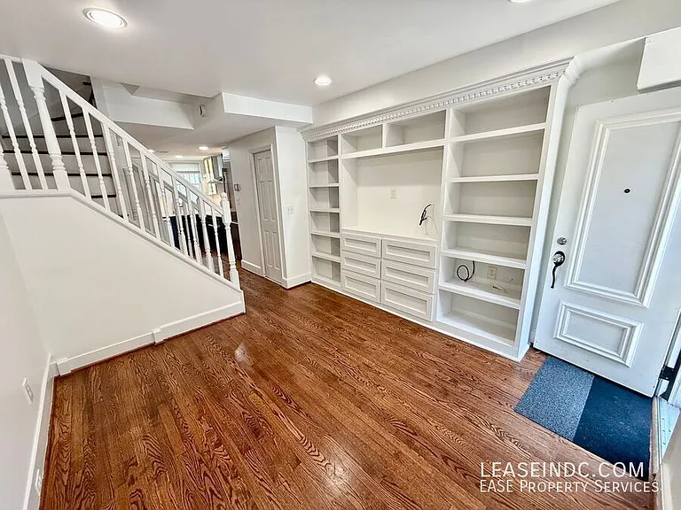 2333 17th St NW — Photo 3