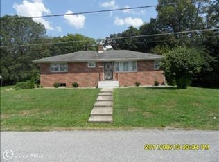 12027 Greendale Dr, Hagerstown, MD 21742