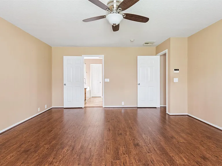 10306 Logan Bridge Ln — Photo 10
