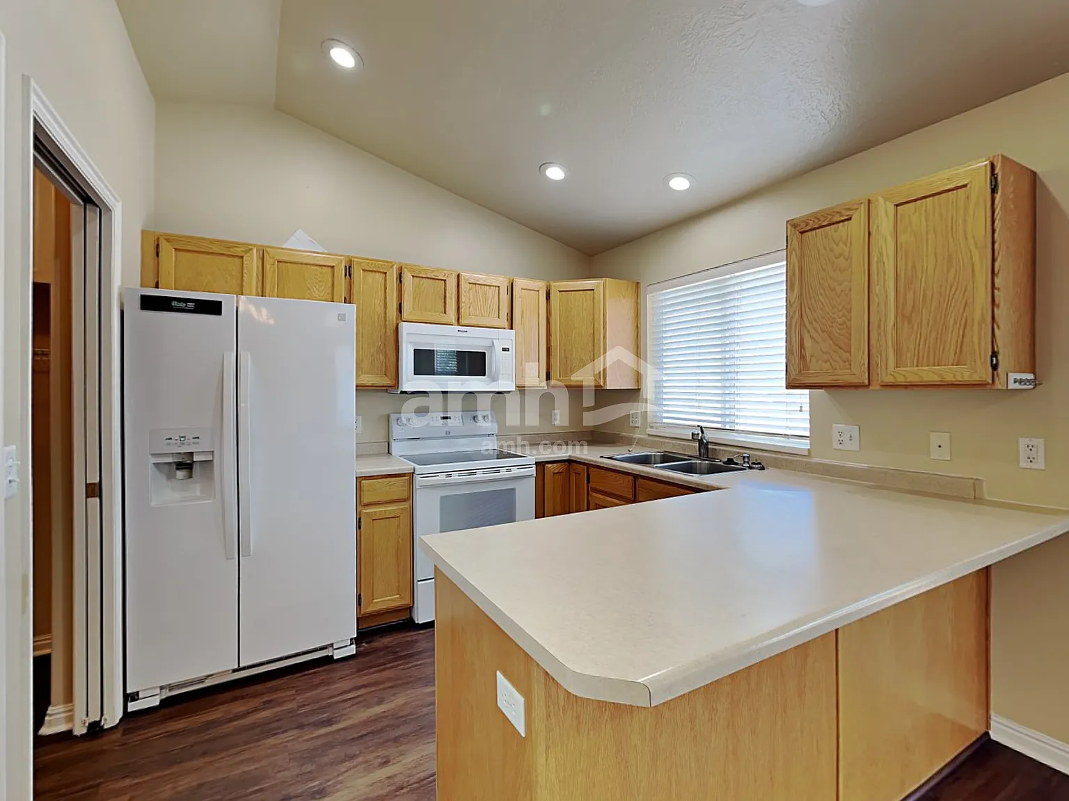5 bed, 3.0 bath, 2378 sqft, $2,725 — Photo 3