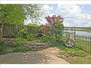 3rd image of 961 Landing Oaks Dr