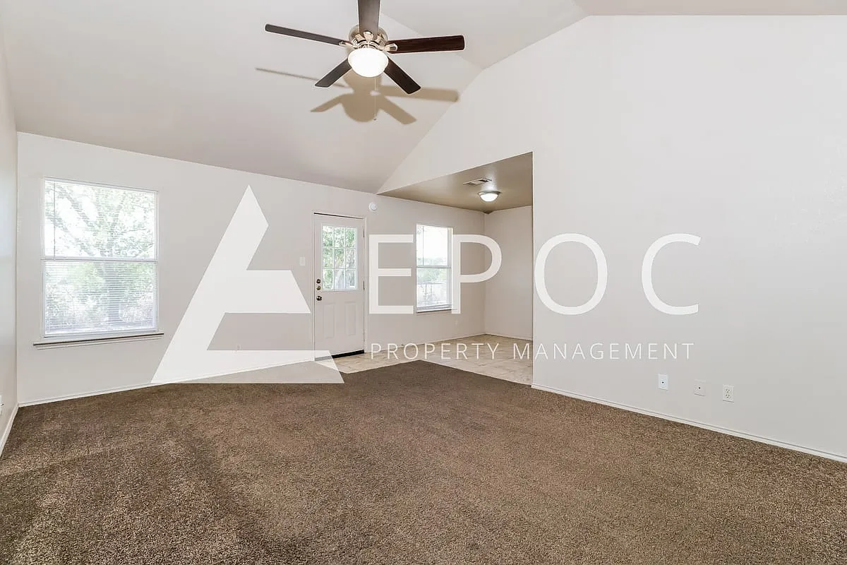 4700 Ridgehaven Dr — Photo 4