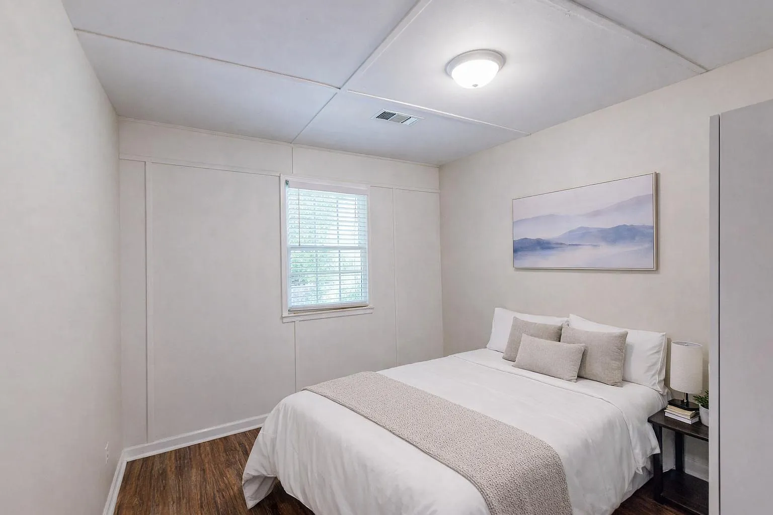 4 bed, 2.0 bath, 1672 sqft, $758 — Photo 2