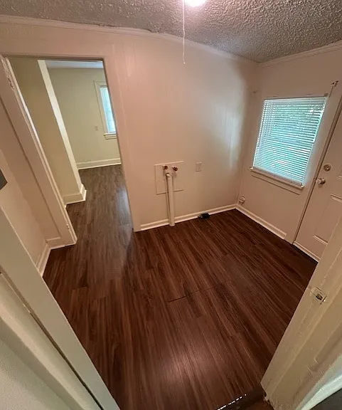 121 Hamlin Ave — Photo 4