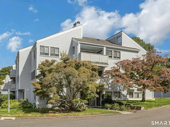 114 Rowayton Woods Dr, Norwalk, CT 06854