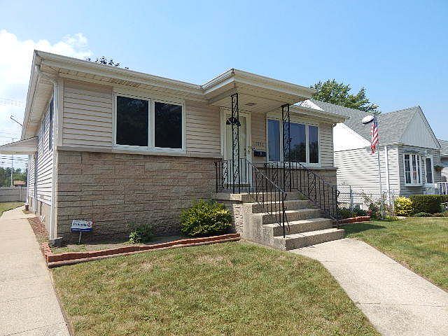 1st image of 17952 Glen Oak Ave