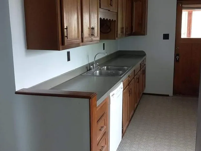 222 N Market St — Photo 3