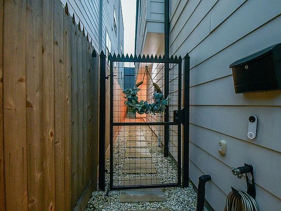 2nd image of 4403 Greeley St