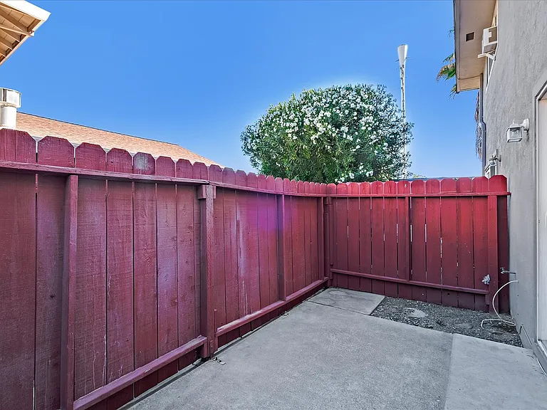 835 Palomino Dr #2 — Photo 11