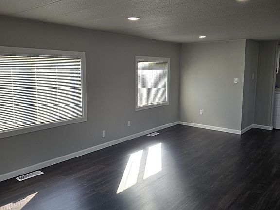 3rd image of 107 N 68th Ave