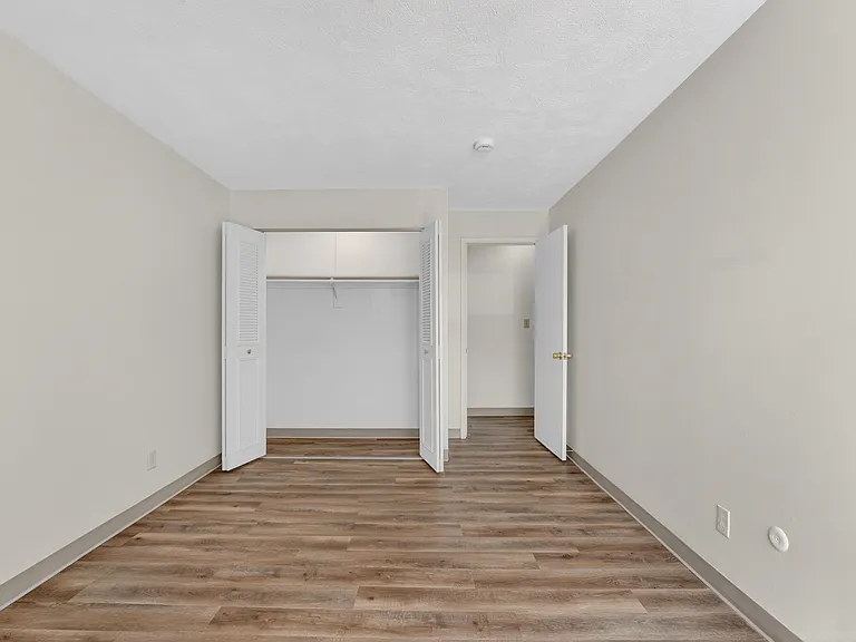 Taurus Apartments — Photo 17
