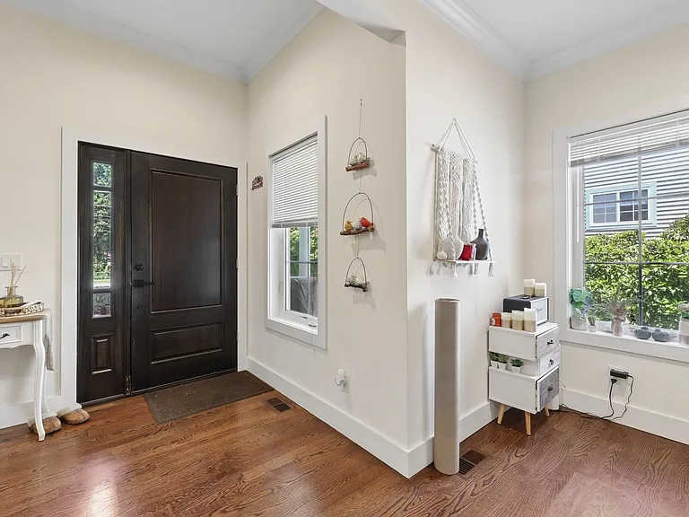 294-296 Tenafly Rd — Photo 12