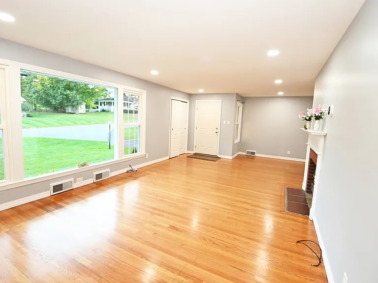 56 West St — Photo 3