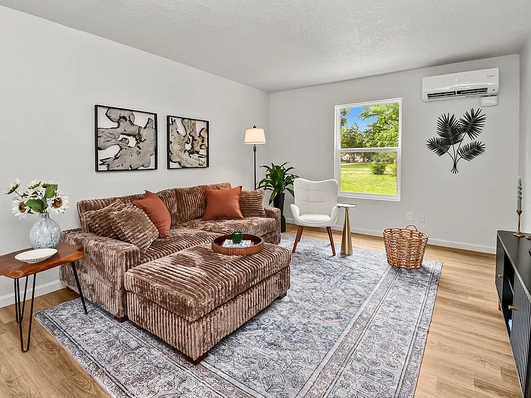 2035 S Florence Ave — Photo 65