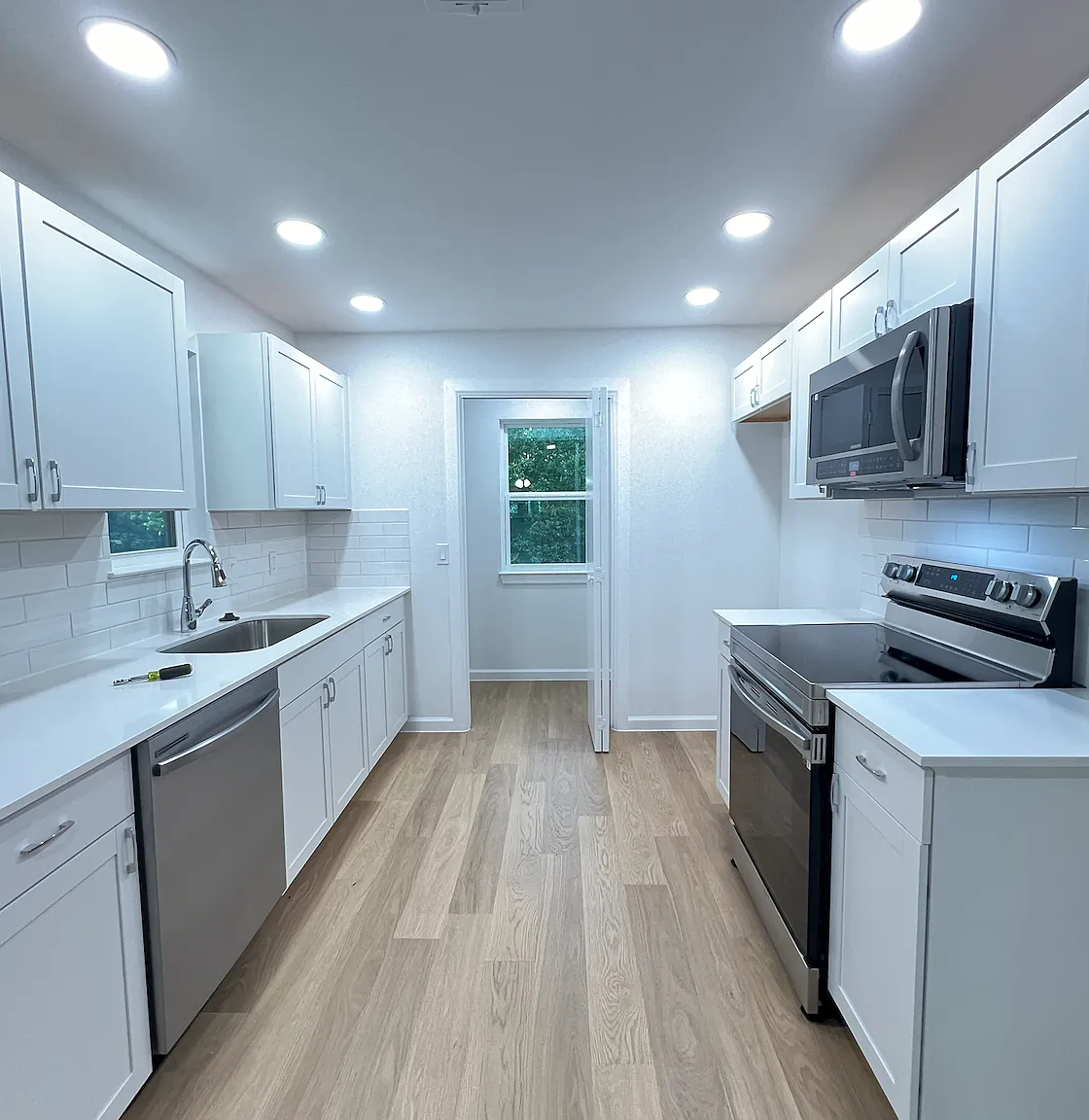 2 bed, 955 sqft, $2,150 — Photo 3