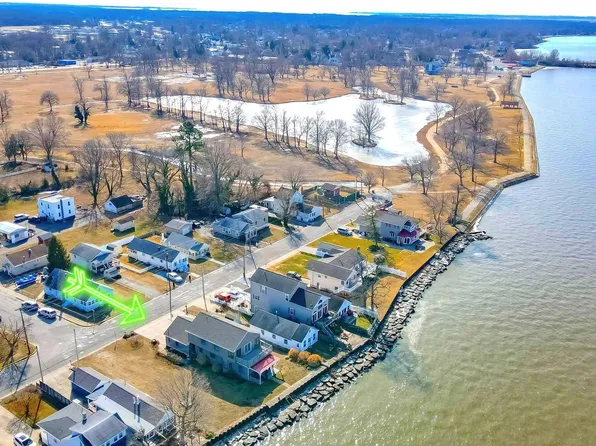 77 N River Dr, Pennsville, NJ 08070