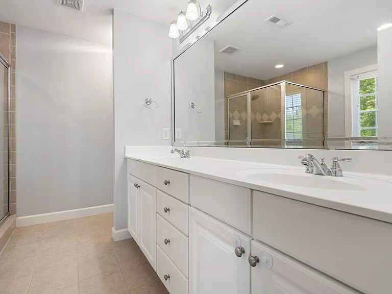 207 Towne Ridge Ln — Photo 15