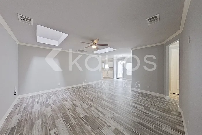 3 bed, 2.0 bath, 1755 sqft, $1,975 — Photo 2