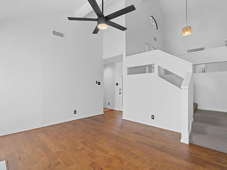 6513 Cat Creek Trl — Photo 4