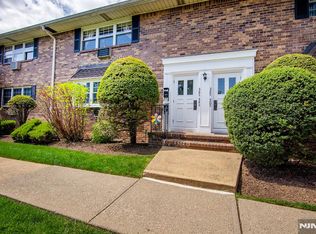 30 E Maple St, Teaneck, NJ 07666