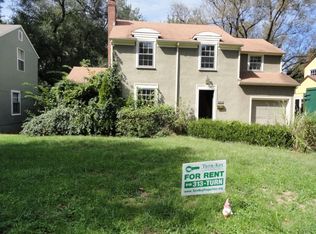 8604 Hiawatha Rd, Kansas City, MO 64114