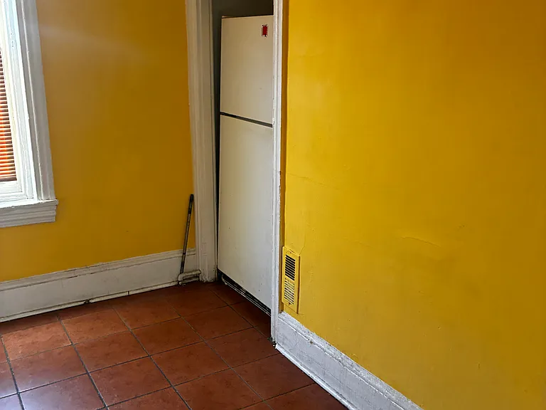 148 W Marshall St #C — Photo 10
