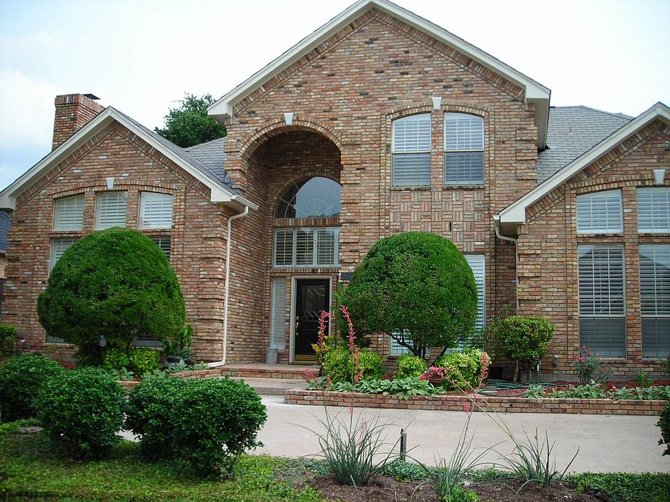 Gated golf community