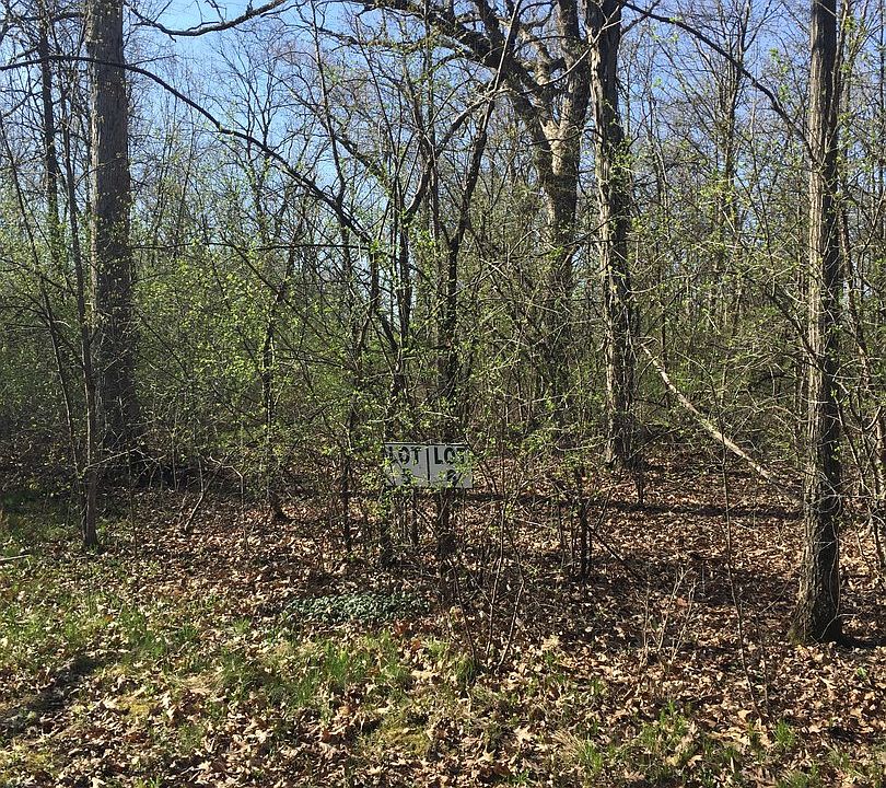 2nd image of 2 Hickory Dr