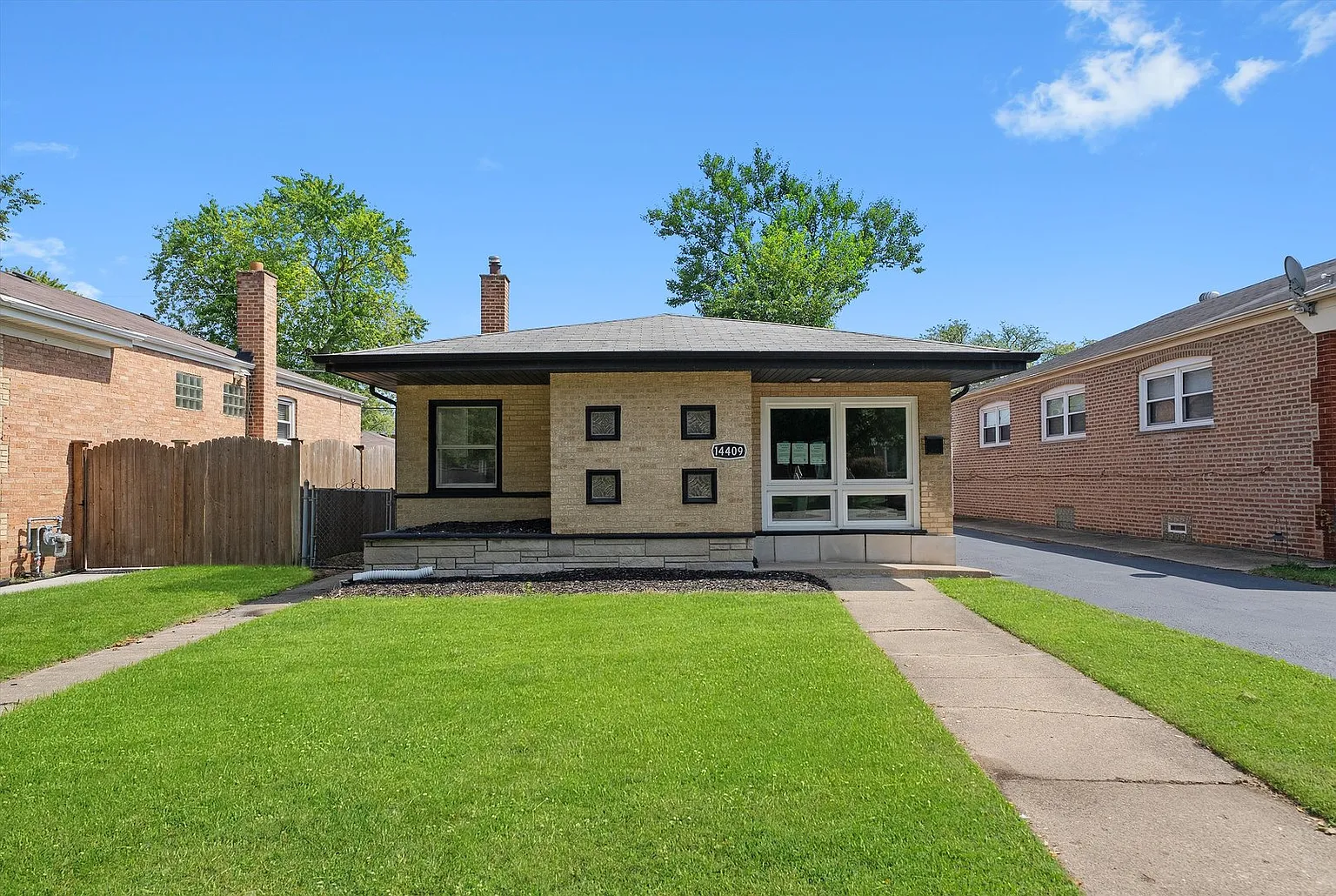 14409 Kimbark Ave photo 1