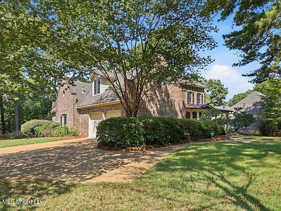 3rd image of 415 Pembrooke Dr