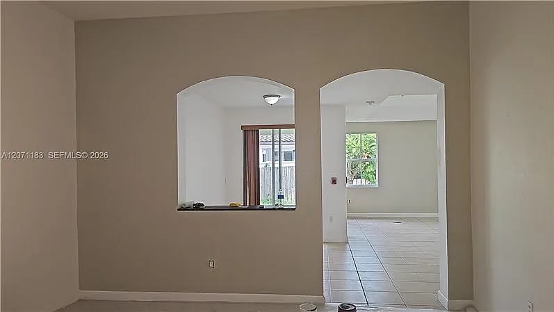 4 bed, 2459 sqft, $4,500 — Photo 4
