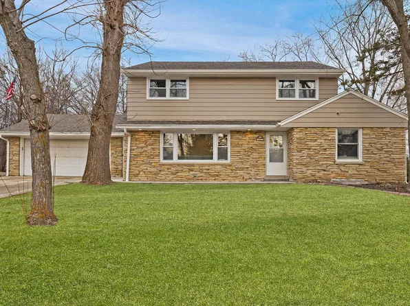 N76W14092 Appleton AVENUE, Menomonee Falls, WI 53051