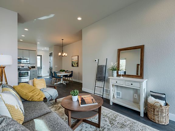 B2 - Living Room 2.jpg