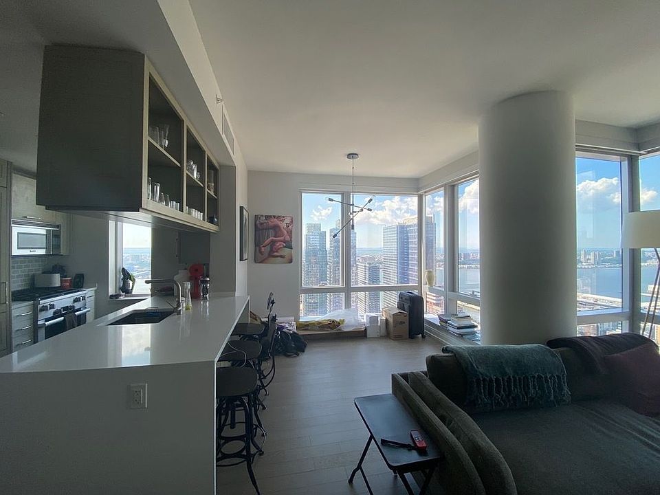 1st image of 555 10th Ave APT 53N