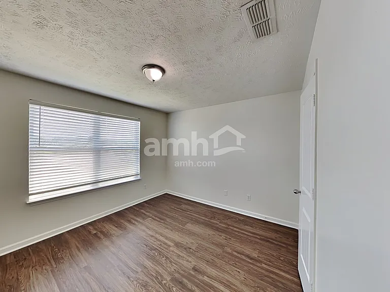 2076 Red Jacket Trce — Photo 22