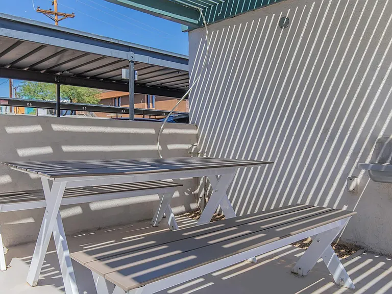 Escondido Apartments — Photo 9