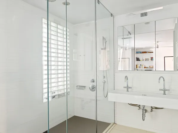 536 Court Street image 18 of 27