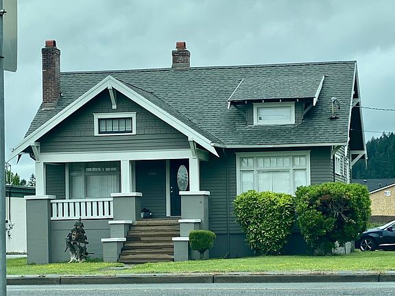 2nd image of 15721 Main St E