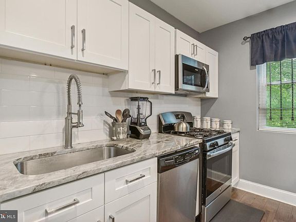 5th image of 3220 Elmley Ave
