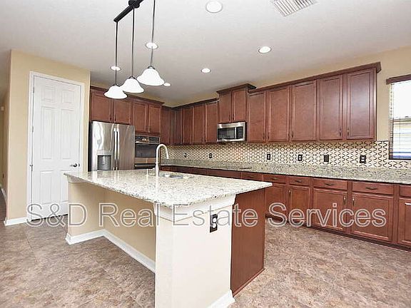 4th image of 3949 Aquilla Dr
