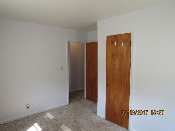5th image of 110 Lee St