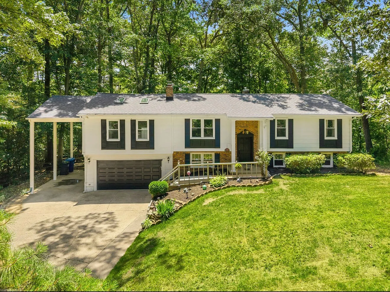 5 bed, 3248 sqft, $3,800 — Photo 1