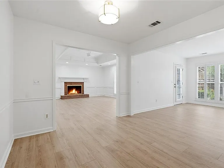 330 Carybell Ln — Photo 8