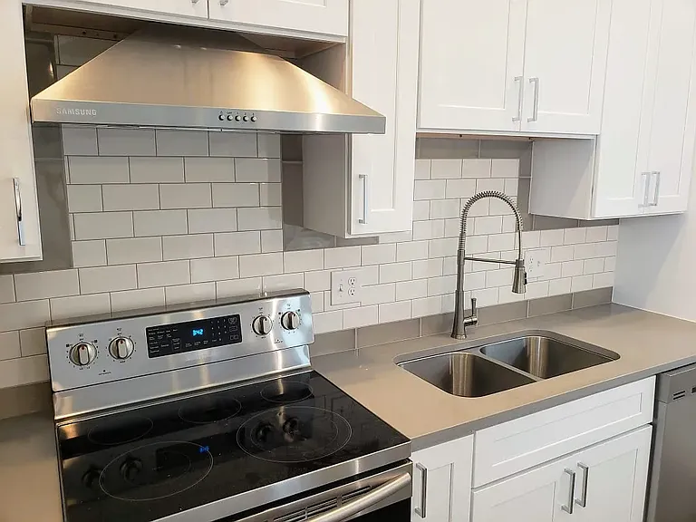7815 Leake Ave — Photo 13