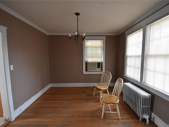 3rd image of 3512 Montrose Ave