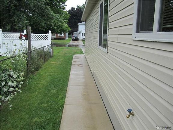 5th image of 4757 Katherine St